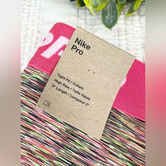 Nike Women's Pro 3" Spacedye Shorts in Multi Size XL - Picture 7 of 11